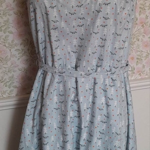 Handgemacht Blue Fox Detail ärmellos knielangen Knopf zurück Kleid Größe 8 wie neu