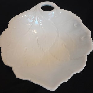 Grape Leaf Dish Mid Century Vintage Milk White Ceramic As New Price One Dish