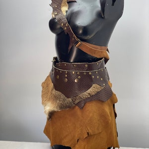 Wikingerfrauenkostüm, Kriegerinnenkleid, Fuchspelz und brauner Lederrock. Bild 3