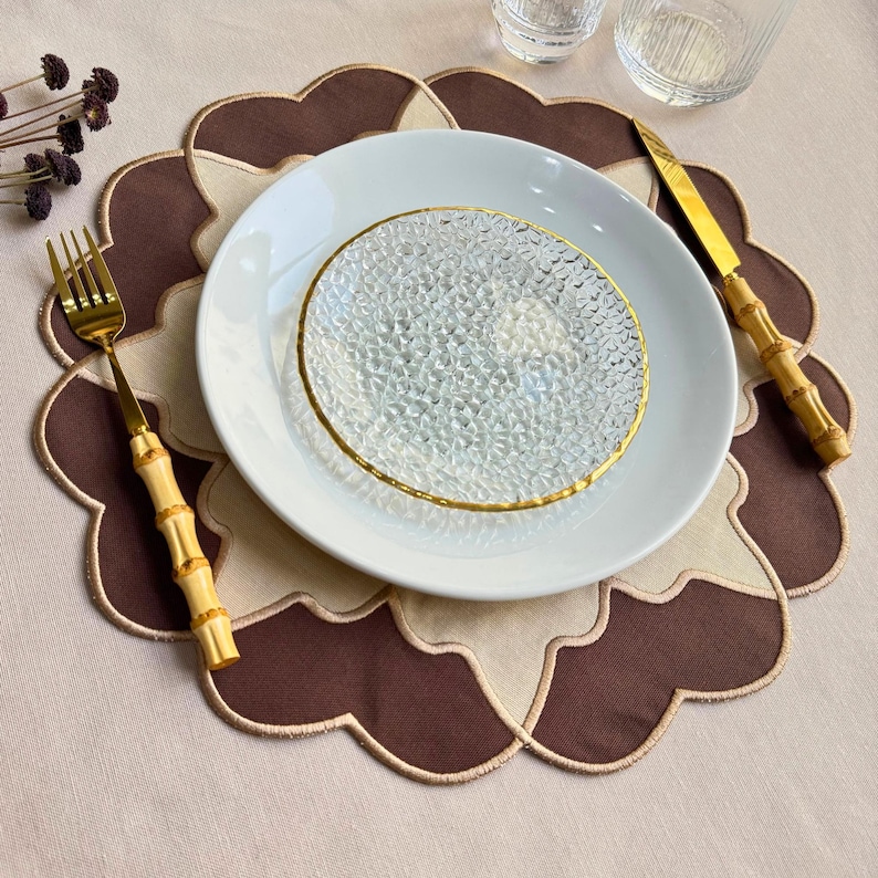 Scalloped Reversible Placemat-double Sided Luxury Table Mat-embroidered ...