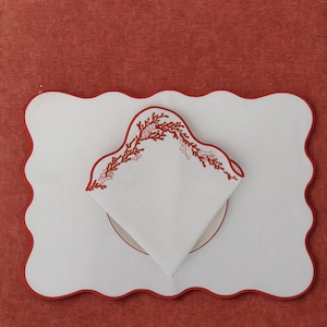 Geborduurd koraal linnen servet en placemat set - aangepaste kleur kusttafeldecor - tafelinstelling strandhuis