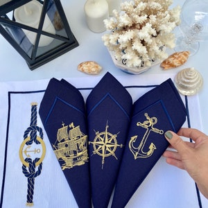 17 Timeless Ideas for Navy Blue House with White Trim