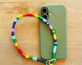 Regenboog polsband telefoonkoord, handgemaakte bedel, boho-telefoonaccessoire
