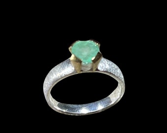 Smaragd Art Deco Design Ring in Silber mit vergoldeter Fassung