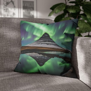 Aurora Borealis Pillowcase: Kirkjufell Mountain Iceland Souvenir