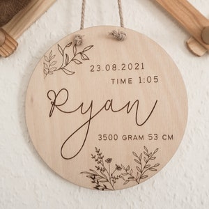 Signo redondo de madera del nombre del bebé / fechas de nacimiento signo del bebé / decoración de madera de la guardería / nuevo regalo del bebé / placa del nombre del bebé / signo del hospital bebé