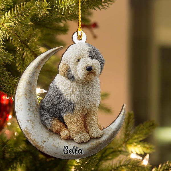 Personalisierter Old English Sheepdog auf Mond, Eschenholz-Ornament, flache 2D-Weihnachtsbaumdekoration, Geschenk für Tierliebhaber, Familien, Erinnerungsstück