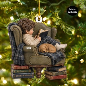 Personalisierter, flacher 2D-Weihnachtsschmuck für kleine Leseratten | Erinnerungsstück für Bücherwürmer, Geschenk für junge Leser, Kleinkinder, Kinder und Familien