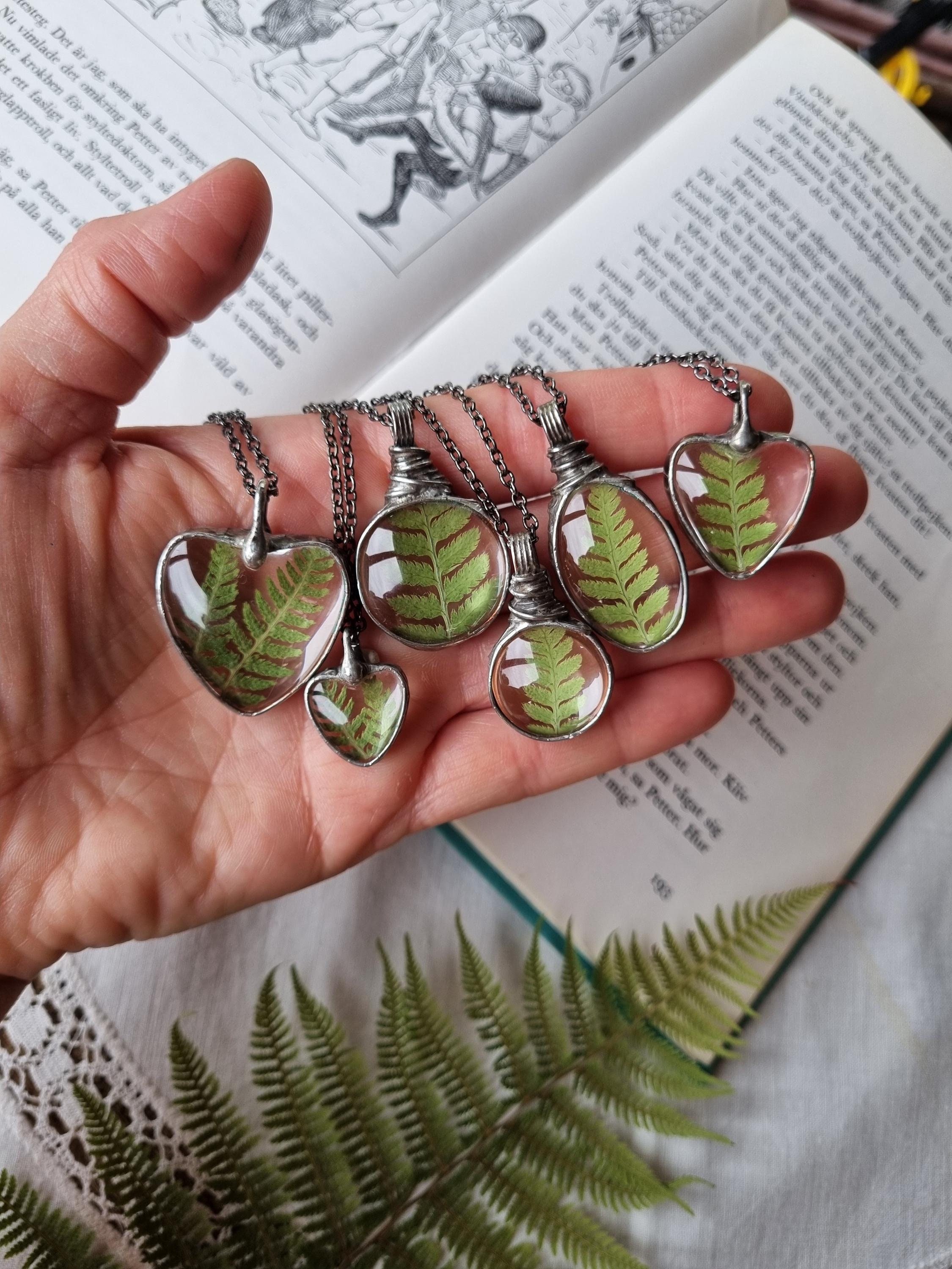 Far Fetched ブローチ Far fetched jewelry - Etsy 日本