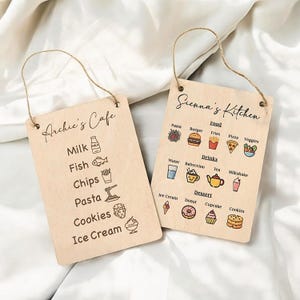 Menu de cuisine ludique en bois personnalisé pour enfants | Enseigne de café jouet personnalisée | Décoration Montessori pour salle de jeux | Accessoires de cuisine et cadeaux pour enfants