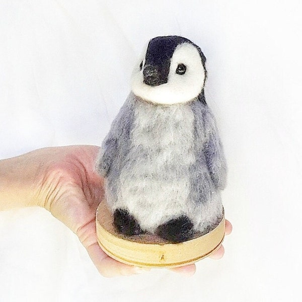 Needle felting penguin;Newborn Photography Prop;wool felt; baby penguin;christmas penguin; penguin decor; felt animals; 14 cm.