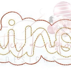 Puede incluir: Un fondo blanco con la palabra "sprinkles" escrita en una fuente cursiva dorada con un contorno marrón.