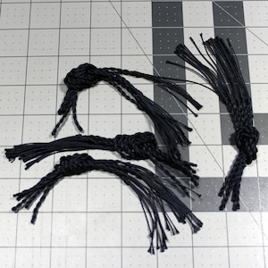 8&quot; long, black Kevlar - Replacement Poppers/Crackers for most 6&#39; and  longer whips. Bundle of five (5) crackers 8&quot; long (6&quot; twist/2&quot; tassel)