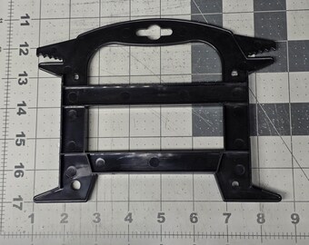 Box of 20 USED plastic line winders.