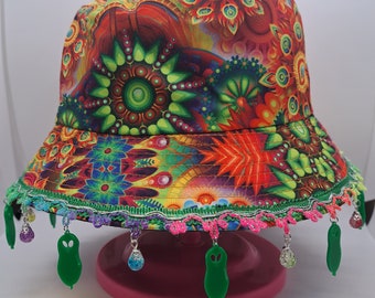 Kevin Alien Balloon Trippy Bucket Hat / Festival Hat / Rave Hat with charms