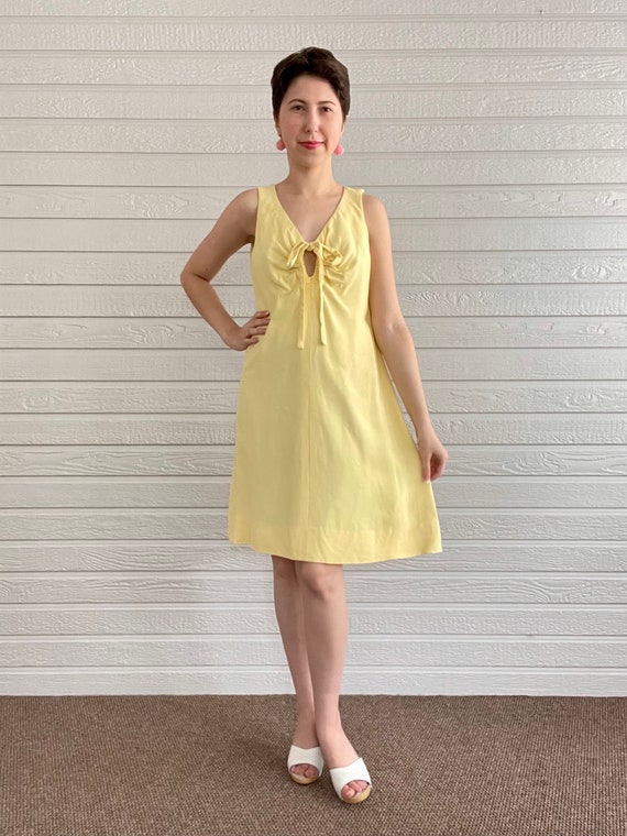 1960s Pale Yellow Crepe Mini Dress Small Medium