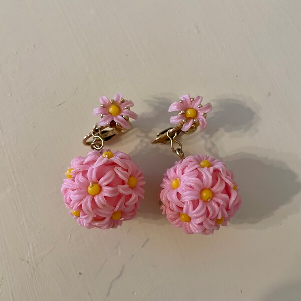 1960s Mod Pink Daisy Ball Drop Earrings