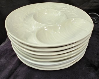 Set of 8 Vintage California Pottery 9.5" Diameter Artichoke Plates #452 S.