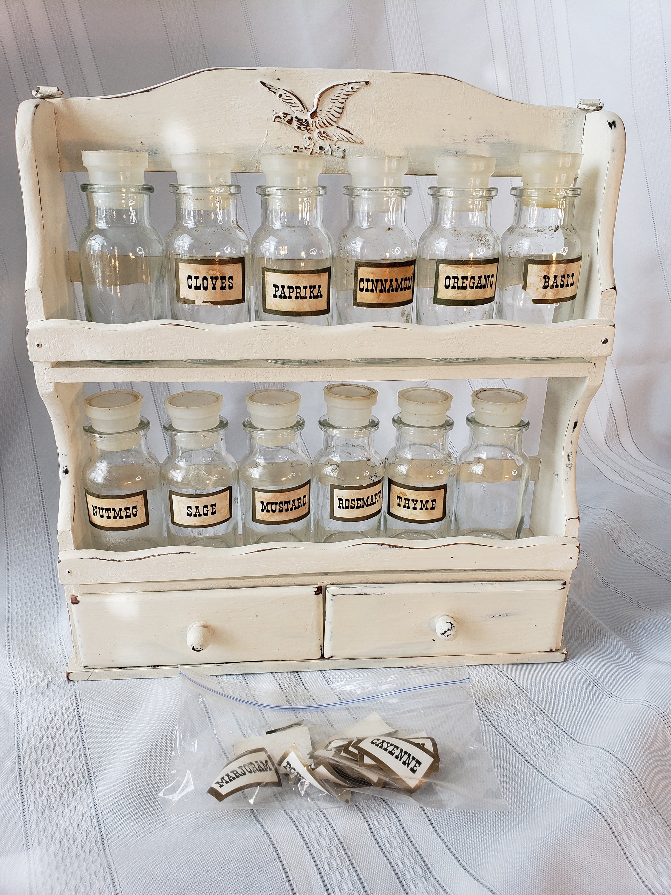 Spice Jar Rack - 12 Durable Glass Jars in Sleek & Attractive Carousel -  Belwares - Decorate Your Home with Joy!