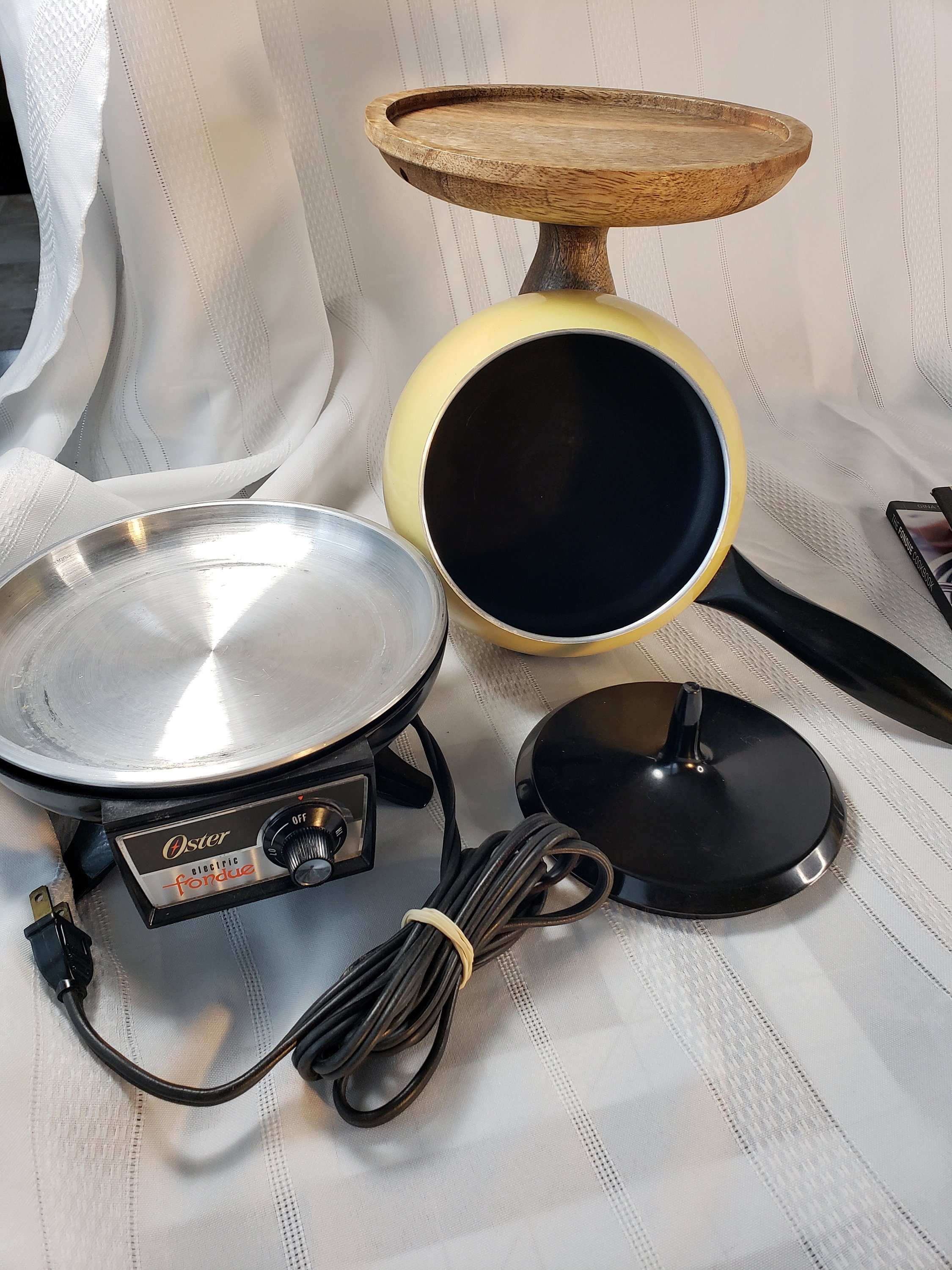 Vintage Electric Oster Fondue Pot, Fondue Forks, and 4 Cookbooks - Etsy