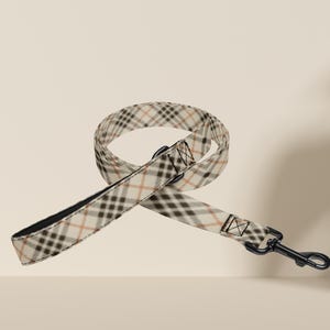 Classic Checkered Dog Leash – Durable Plaid Pattern Leash for Small, Medium & Large Dogs – Stylish and Comfortable Walk Gear