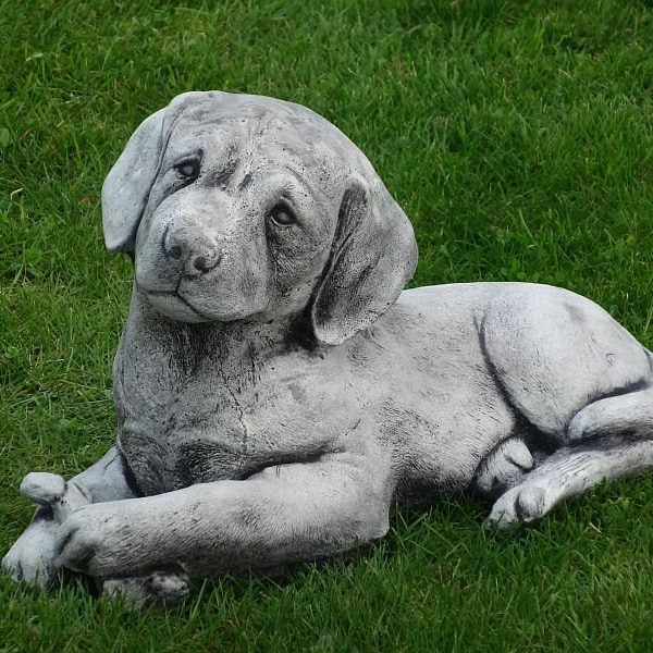 Statue de jardin du Labrador, figurine de chien, statue en béton Pet Memorial, perte d'animal de compagnie de figurine de chien, mémorial de chien, cadeau de figurine de Labrador