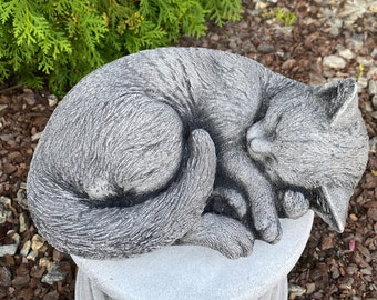 Sleeping cat figurine Cat statue Outdoor cat Concrete cat Pet memorial stone Cat grave marker Cat memorial Cat lover gift Statue Realistic