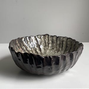 handbuilt sculptural organic shaped bowl / food safe / wabi sabi table decor / 8.5&quot; x 8.5&quot; x 3&quot; / @sominkang_ceramics