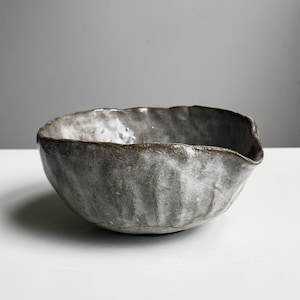 Handmade Matcha Bowl with Spout: wabi sabi white brown ceramic chawan / 5.5"x5"x2.5"