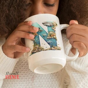 Caneca de café com monograma, caneca com letra inicial, caneca de café com tubarão, caneca de café com letra N, presente para ela