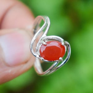 Anillo de ónix rojo con circonita cúbica hecho a mano: plata de ley 925 para fiestas