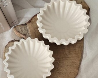 Dekoschale mit Wellenrand, Schmuckschale für Ringe & Ohrringe, Ablageschale, Dekotablett, Kosmetikablage, Scalloped Bowl, Deko