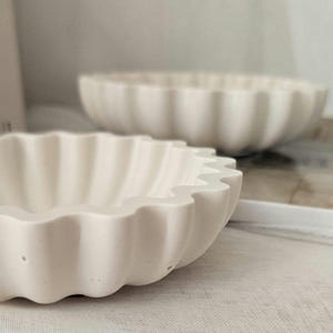 Dekoschale mit Wellenrand, Schmuckschale für Ringe & Ohrringe, Ablageschale, Dekotablett, Kosmetikablage, Scalloped Bowl, Deko imagen 4