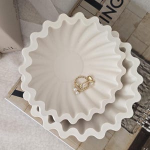 Dekoschale mit Wellenrand, Schmuckschale für Ringe & Ohrringe, Ablageschale, Dekotablett, Kosmetikablage, Scalloped Bowl, Deko imagen 6