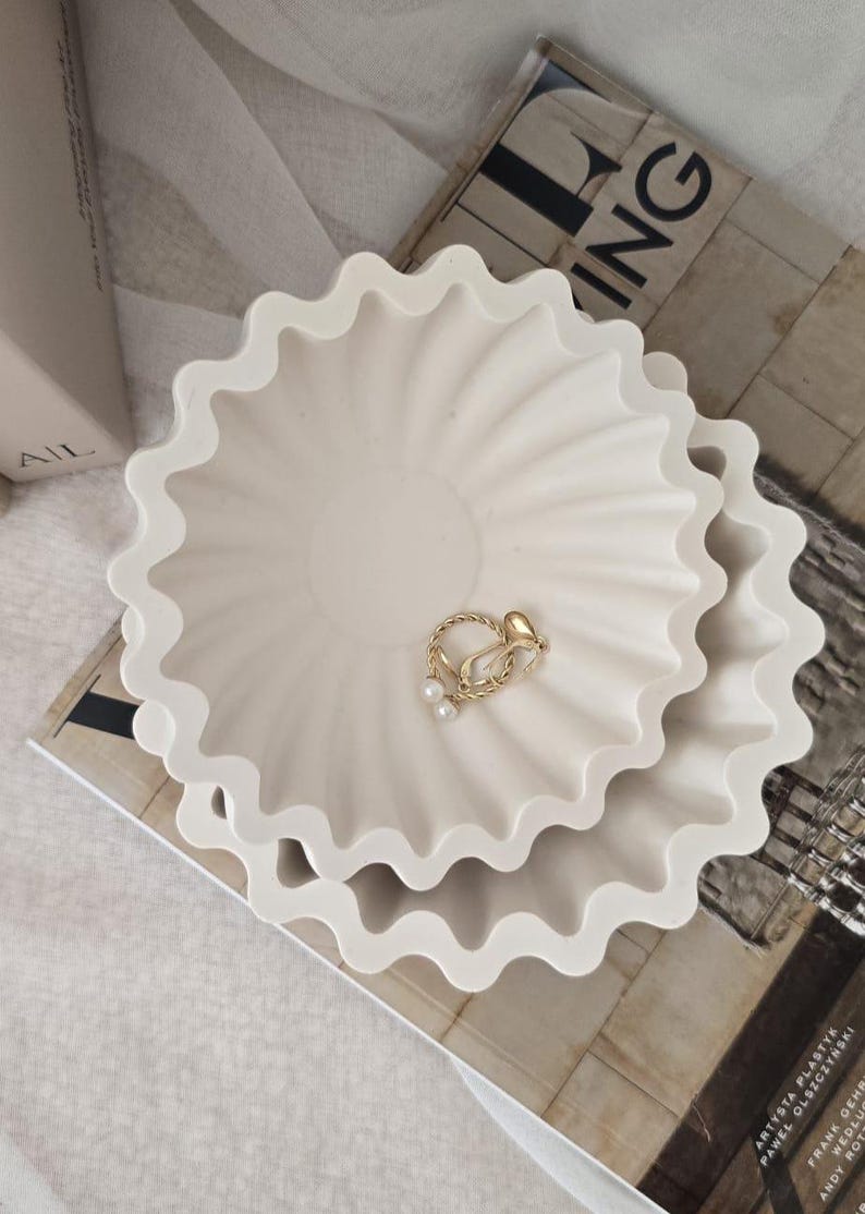 Dekoschale mit Wellenrand, Schmuckschale für Ringe & Ohrringe, Ablageschale, Dekotablett, Kosmetikablage, Scalloped Bowl, Deko imagen 6