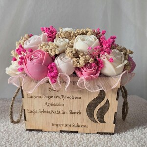 Sojawachs Kerzen Blumenstrauß in Holzbox mit Gravur, personalisiertes Geschenk, handgemachte, individuell wählbar, Frauentag Geschenk zdjęcie 5
