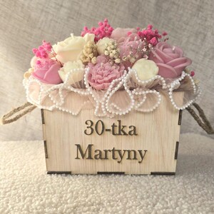 Sojawachs Kerzen Blumenstrauß in Holzbox mit Gravur, personalisiertes Geschenk, handgemachte, individuell wählbar, Frauentag Geschenk zdjęcie 3