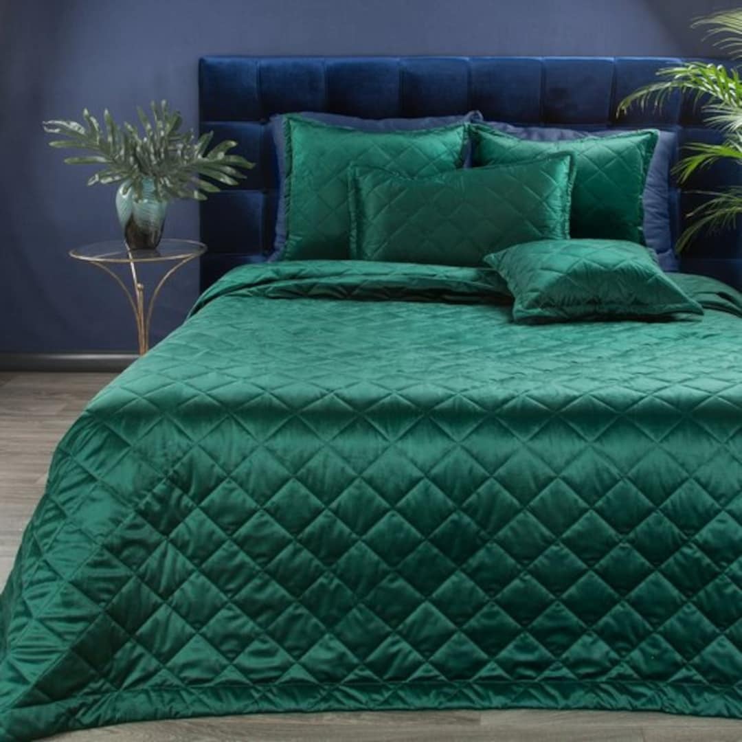 Green Velvet Bedspread, Dark Green Bedspread UK, King Size Bedspread
