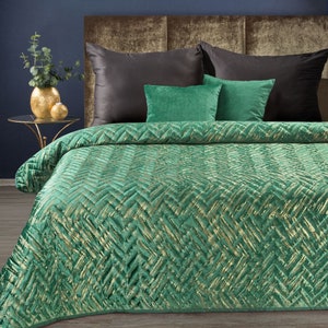 Green and gold velvet bedspread, Green bedspread UK, King size bedspread, 220x240cm bedspread,Luxury velvet bedspread,green velvet bedspread image 1