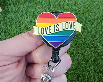 Love is Love Nurse Badge Reel Rainbow Heart LGBTQ Pride Ally Badge Holder Pride Month RN Badge Carrete retráctil Igualdad Teacher Lanyard