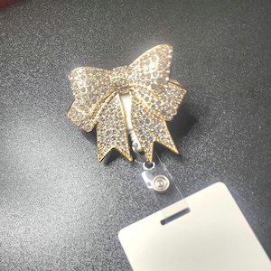 Coquette Bow Badge Reel Retractable Rhinestone Reel Gold Bow Name Badge Holder Nursing Name Tag Sparkle Bow Badge Trendy Nurse Gift
