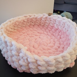 Handmade Two-Toned Chunky Knit Chenille Pet Bed - Soft, Cozy, Custom Colors for Dogs & Cats