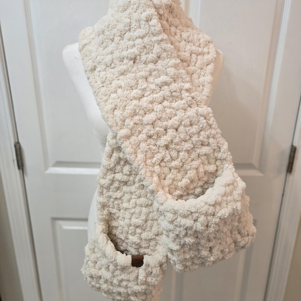Chunky Knit Scarf with Pockets Handmade Customizable Color Winter Accessory - Cream