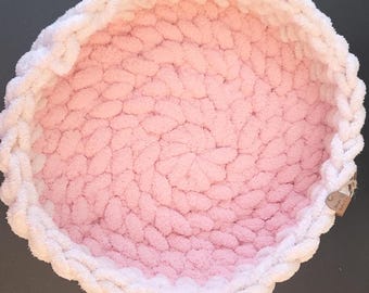 Pink Chunky Knit Chenille Pet Bed: Handmade Soft Round Lounger