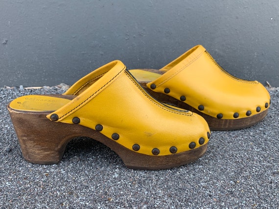 1970s vintage yellow leather clogs | size 36 / 5.5 - image 3
