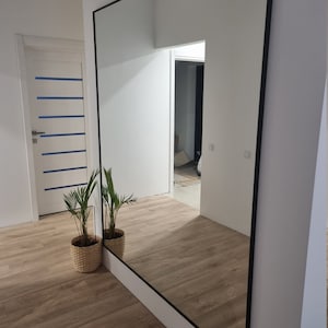 Quadratischer oder rechteckiger Spiegel mit schwarzem Rahmen Urban Hill