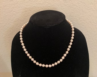 Vintage Collar Pearls. Milky Way, w/ 14K clasp, 46cm (18") L, 25.1g (0.88oz) W, 7mm (9/32") D, knotted. Preowned circa the 1970s.