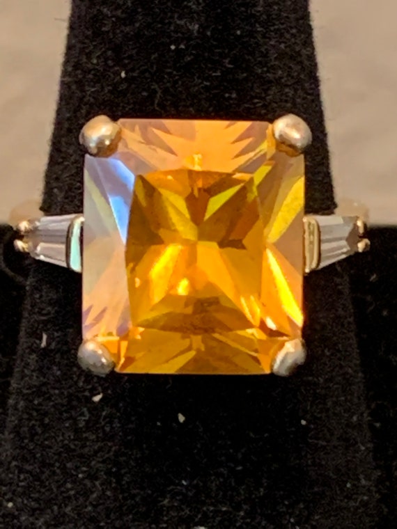 Vintage Ring. Fantasy, w/emerald-cut 5ct yellow To
