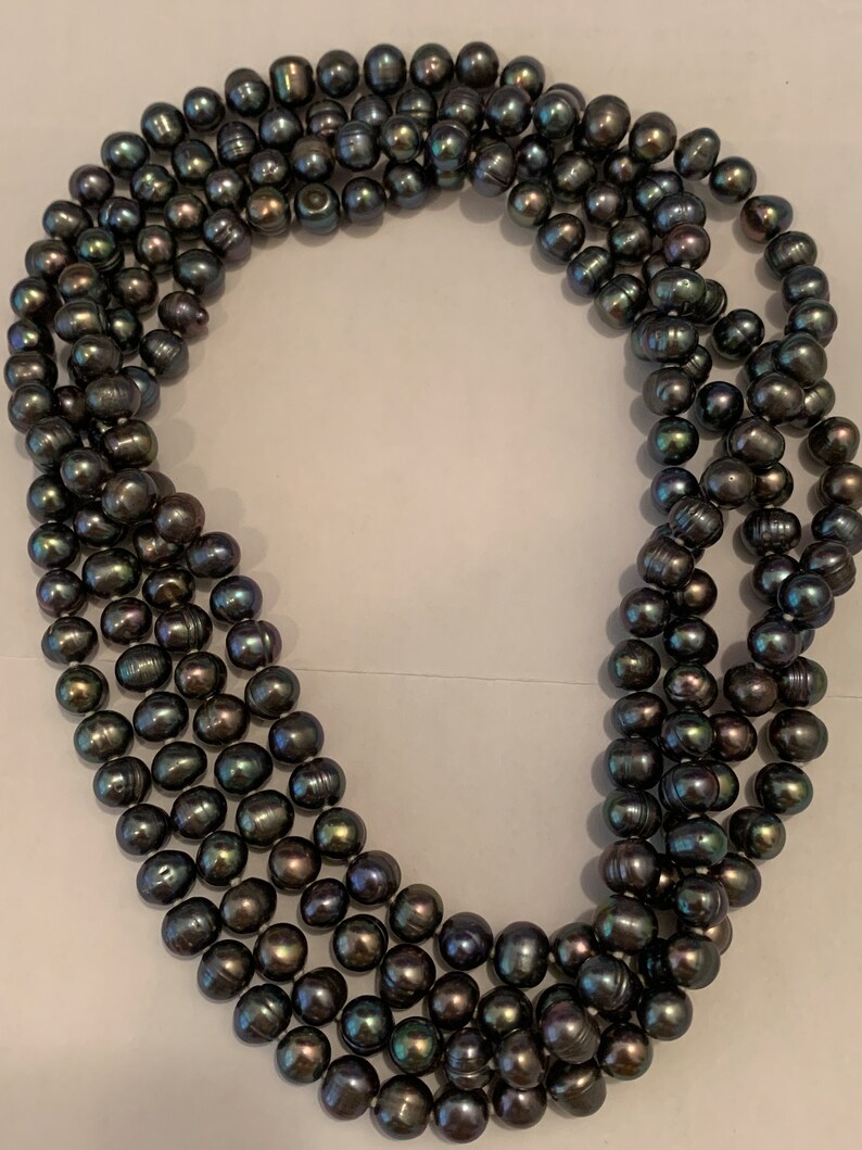 Vintage Pearl Collar Necklace. Black natural pearls, averages 8mm 5/16 diam, 1.6m 62 long, 140g 5oz, knotted. Preowned circa 1970s. image 4