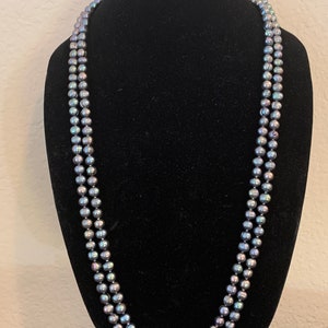 Vintage Pearl Collar Necklace. Black natural pearls, averages 8mm 5/16 diam, 1.6m 62 long, 140g 5oz, knotted. Preowned circa 1970s. image 2